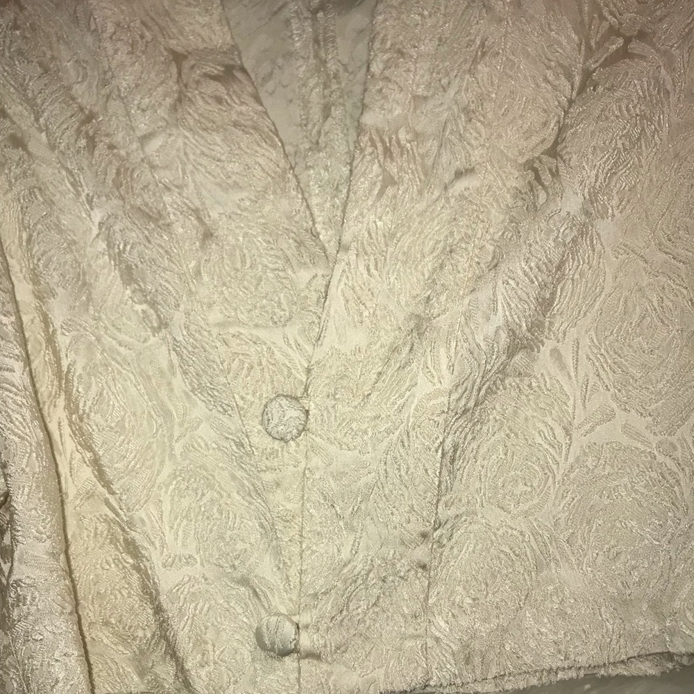 White/cream textured crop blazer! - Picture 3 of 8